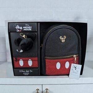 NEW Disney Mickey Mouse 3-Piece Gift Set- Mini Backpack, Wallet and Keychain